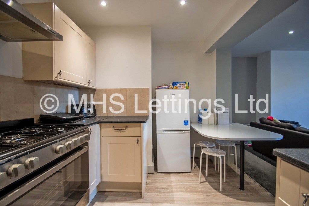 Photo of 2 Bedroom Ground Floor Flat in 28a Brudenell Road, Leeds, LS6 1BD