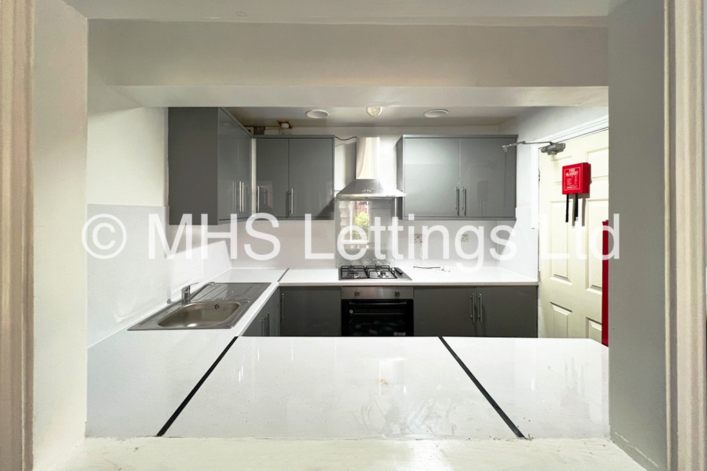 Photo of 3 Bedroom Ground Floor Flat in 41a Regent Park Terrace, Leeds, LS6 2AX
