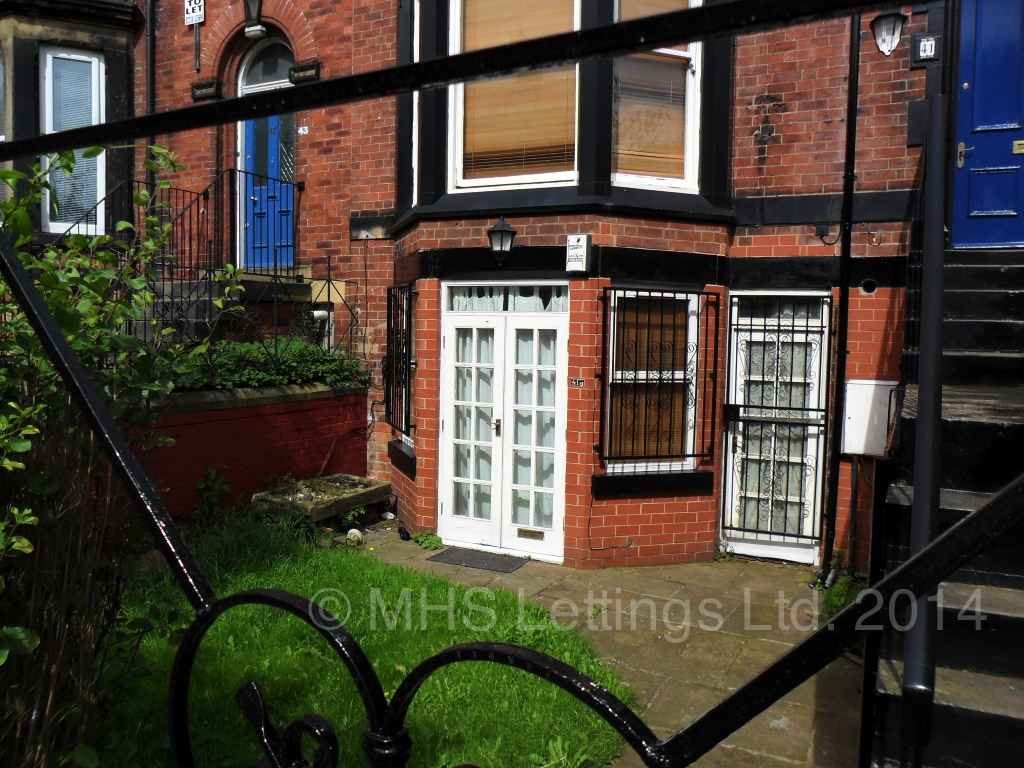Photo of 3 Bedroom Ground Floor Flat in 41a Regent Park Terrace, Leeds, LS6 2AX