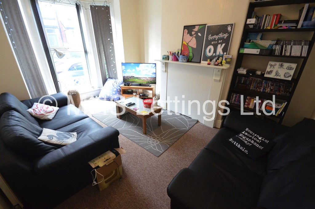 Photo of 4 Bedroom Mid Terraced House in 12 Hessle Mount, Leeds, LS6 1EP