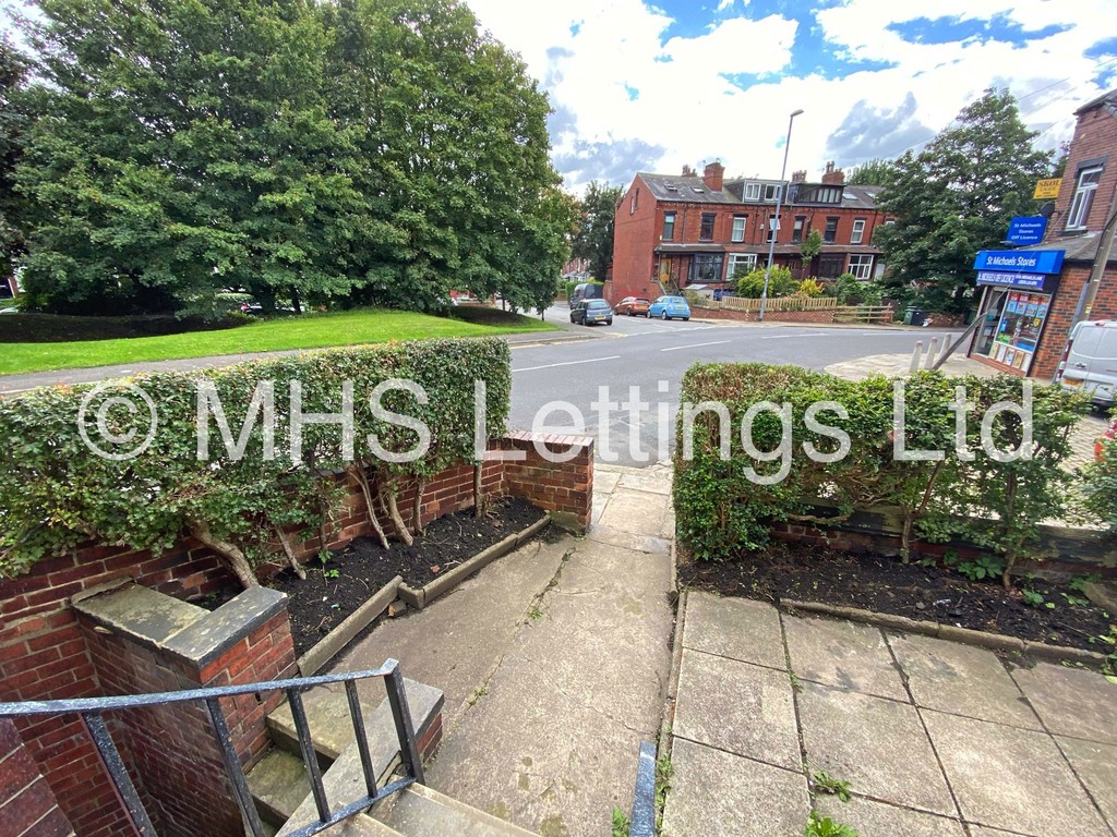 Photo of 4 Bedroom End Terraced House in 2 Talbot Mount, Leeds, LS4 2PF