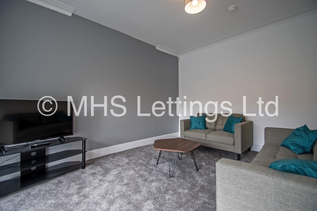 Photo of 4 Bedroom End Terraced House in 2 Talbot Mount, Leeds, LS4 2PF