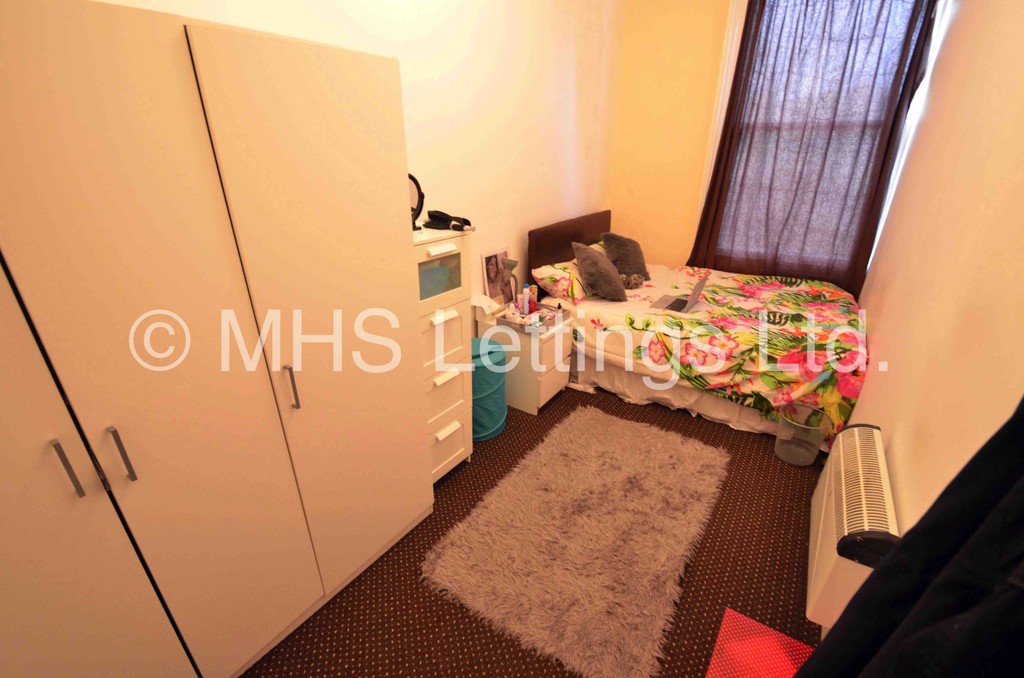 Photo of 1 Bedroom Flat in Flat 4, 22 Brudenell Road, Leeds, LS6 1BD