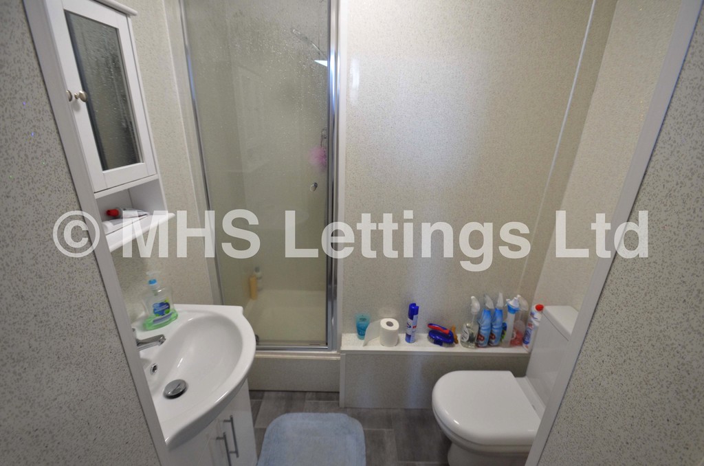 Photo of 1 Bedroom Flat in Flat 4, 22 Brudenell Road, Leeds, LS6 1BD