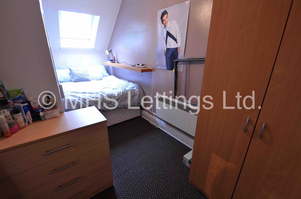 Photo of 1 Bedroom Flat in Flat 5, 22 Brudenell Road, Leeds, LS6 1BD