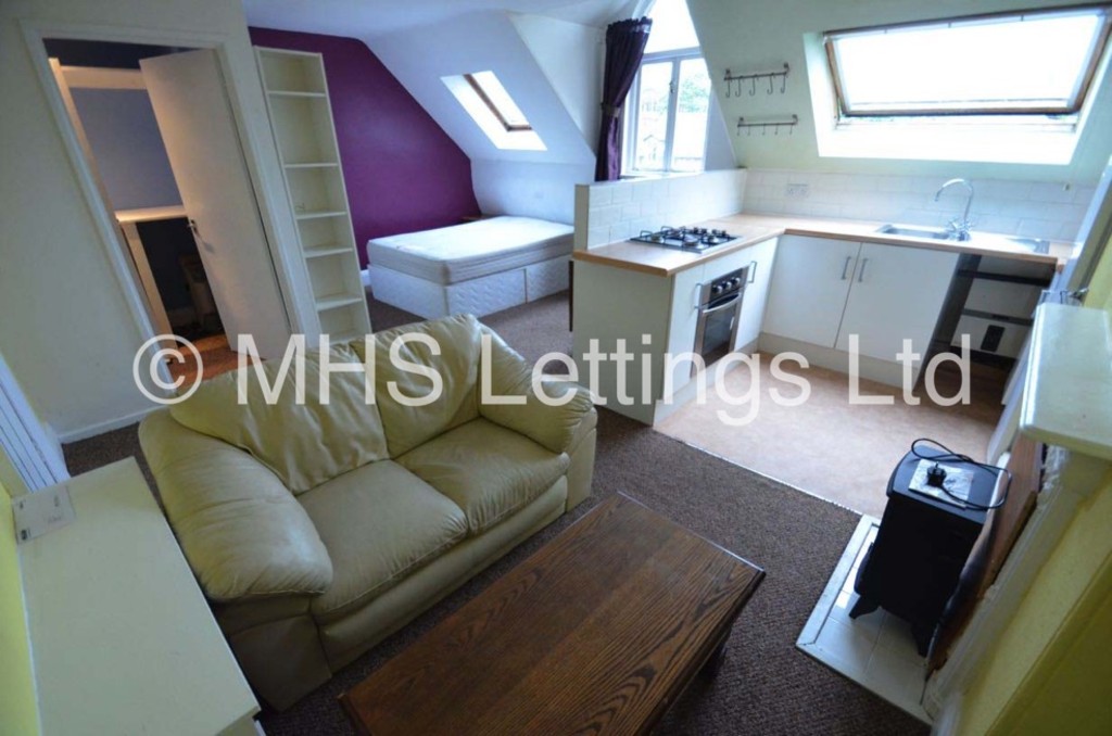 Photo of 1 Bedroom Flat in Flat 6 , 22 Brudenell Road, Leeds, LS6 1BD