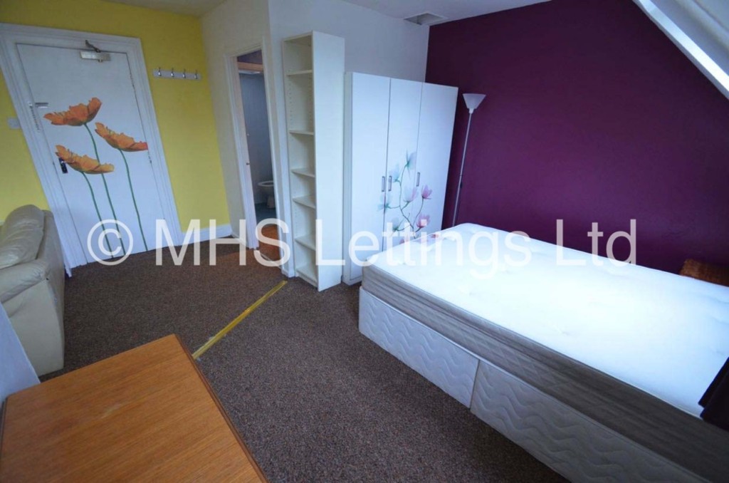 Photo of 1 Bedroom Flat in Flat 6 , 22 Brudenell Road, Leeds, LS6 1BD