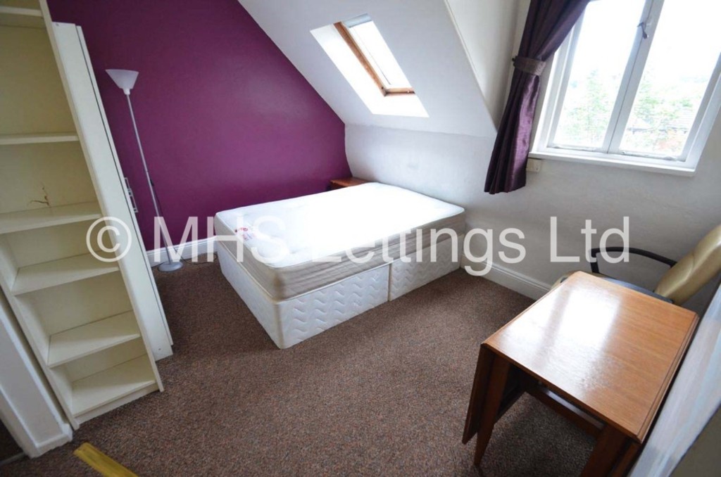 Photo of 1 Bedroom Flat in Flat 6 , 22 Brudenell Road, Leeds, LS6 1BD