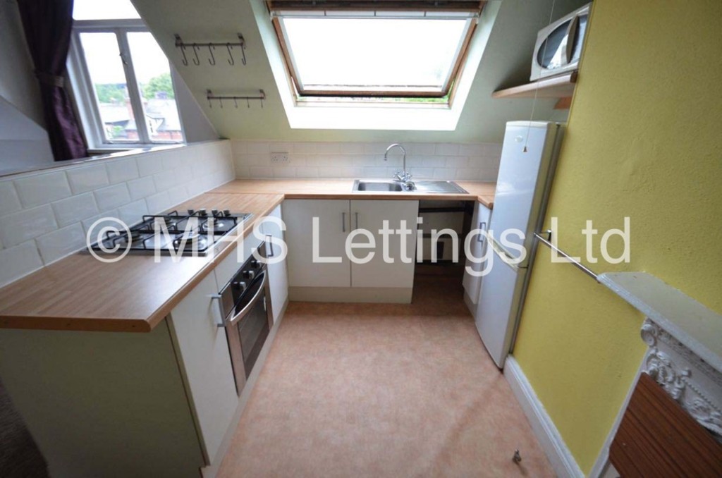 Photo of 1 Bedroom Flat in Flat 6 , 22 Brudenell Road, Leeds, LS6 1BD