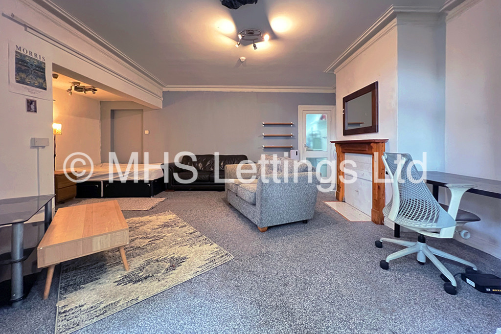 Photo of 1 Bedroom Ground Floor Flat in 22a Brudenell Road, Leeds, LS6 1BD