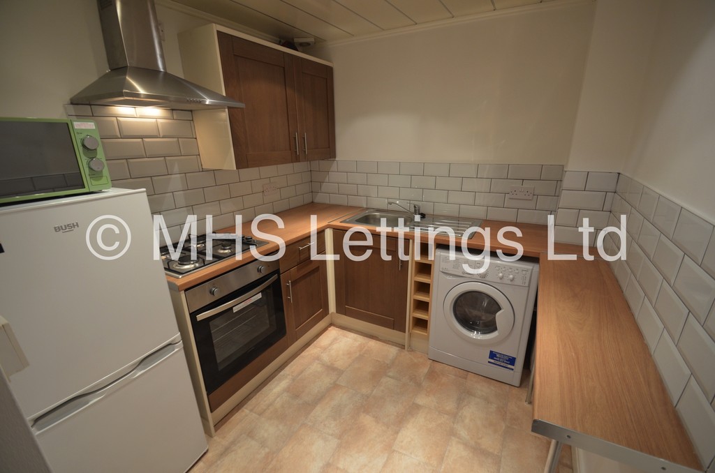 Photo of 1 Bedroom Ground Floor Flat in 22a Brudenell Road, Leeds, LS6 1BD
