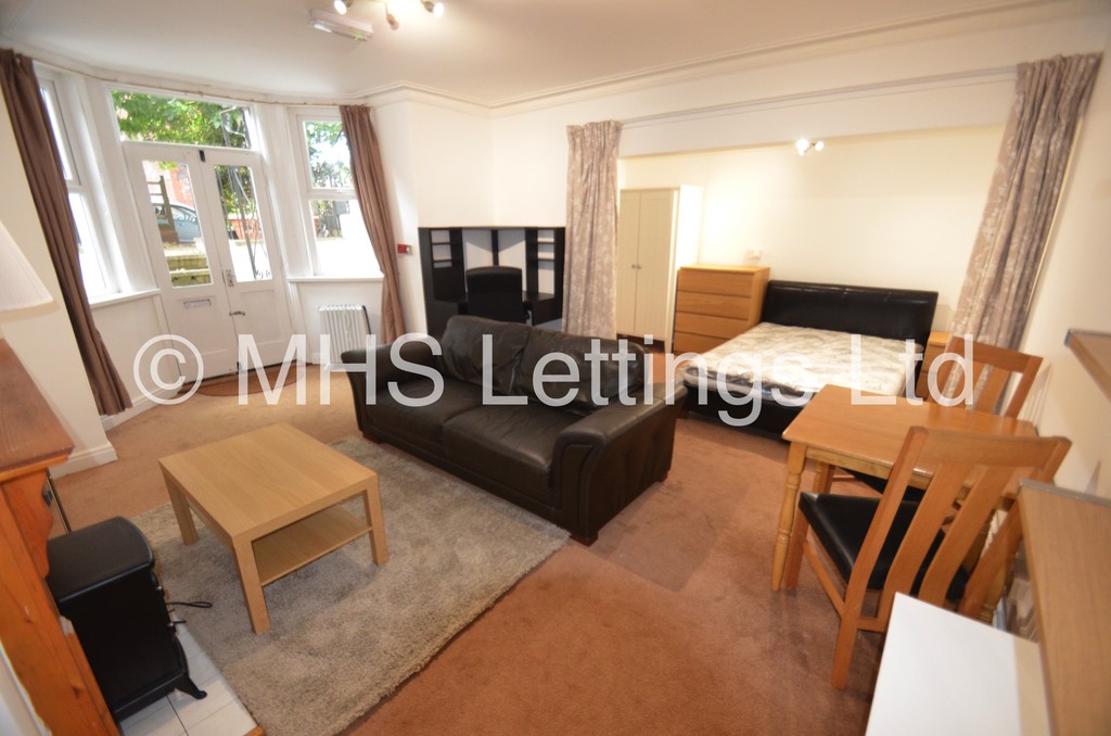 Photo of 1 Bedroom Ground Floor Flat in 22a Brudenell Road, Leeds, LS6 1BD
