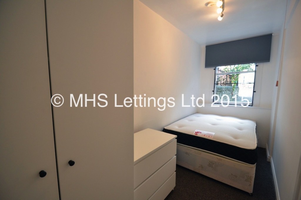 Photo of 1 Bedroom Flat in 21 Kensington Terrace, Leeds, LS6 1BE