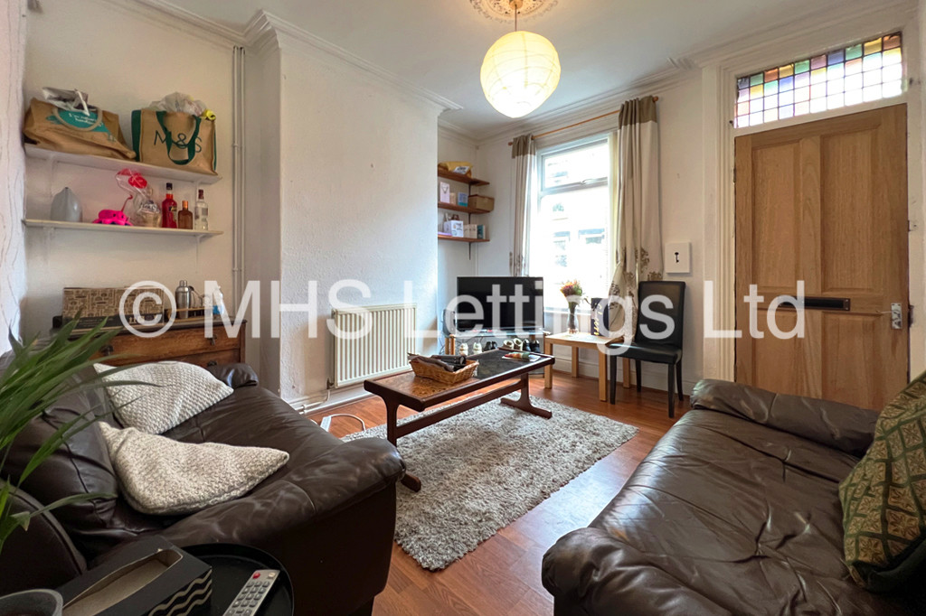 Photo of 3 Bedroom Mid Terraced House in 15 Beamsley Grove, Leeds, LS6 1LA