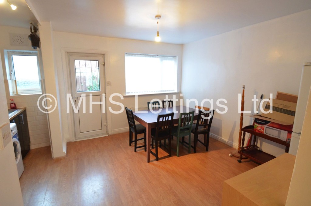 Photo of 2 Bedroom Mid Terraced House in 9 Park View Avenue, Leeds, LS4 2LH