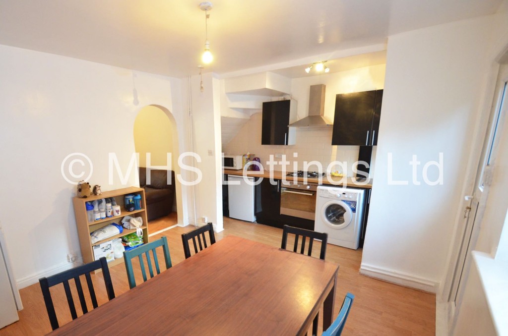 Photo of 2 Bedroom Mid Terraced House in 9 Park View Avenue, Leeds, LS4 2LH