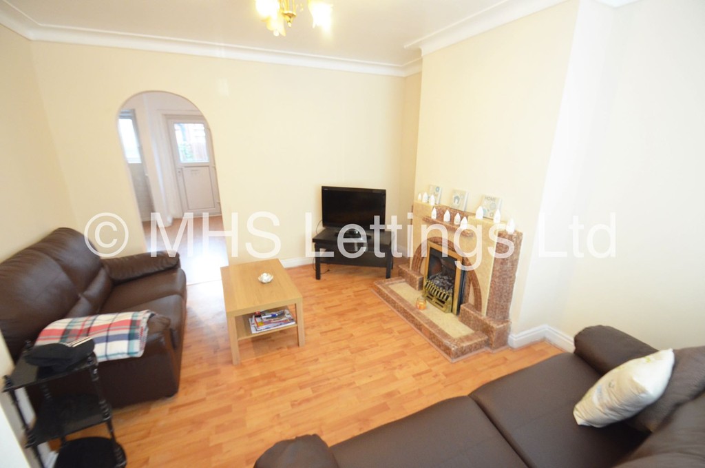 Photo of 2 Bedroom Mid Terraced House in 9 Park View Avenue, Leeds, LS4 2LH