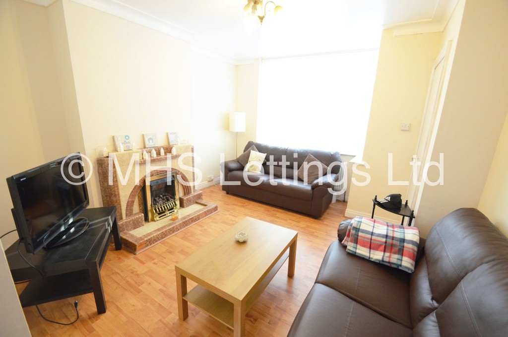 Photo of 2 Bedroom Mid Terraced House in 9 Park View Avenue, Leeds, LS4 2LH