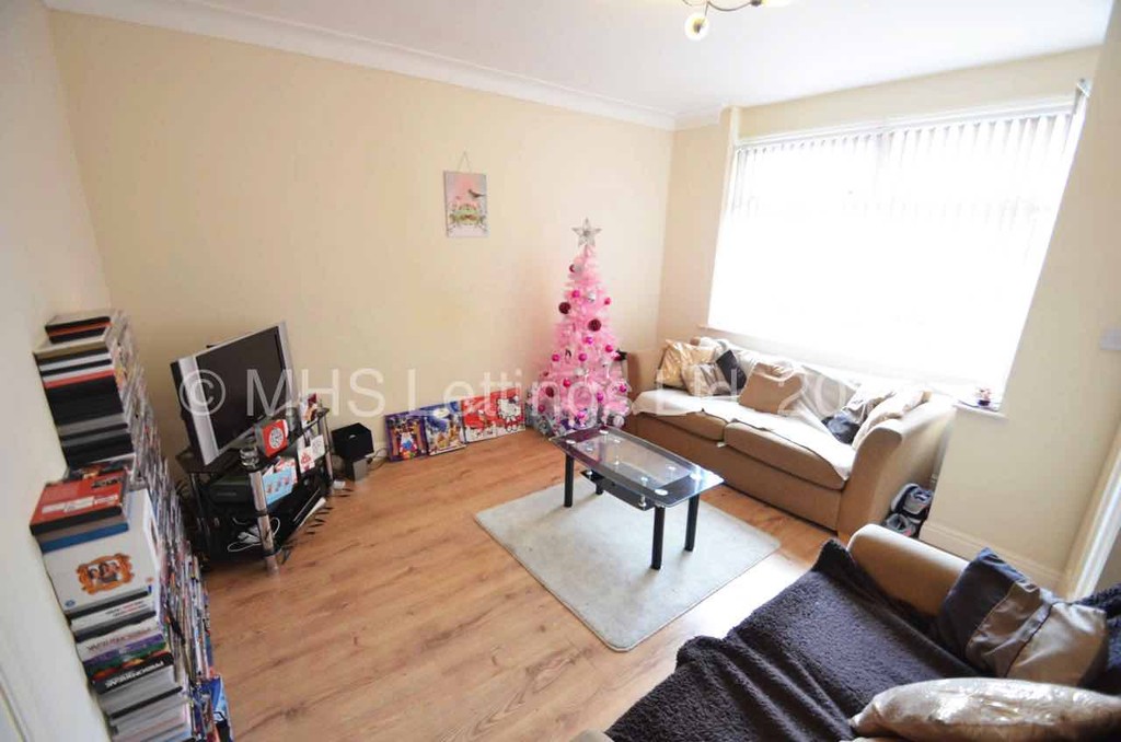 Photo of 2 Bedroom Mid Terraced House in 20 Park View Avenue, Leeds, LS4 2LH