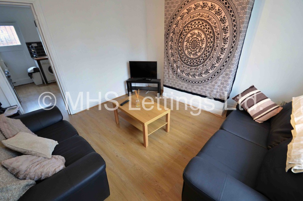 Photo of 2 Bedroom Mid Terraced House in 5 Park View Avenue, Leeds, LS4 2LH
