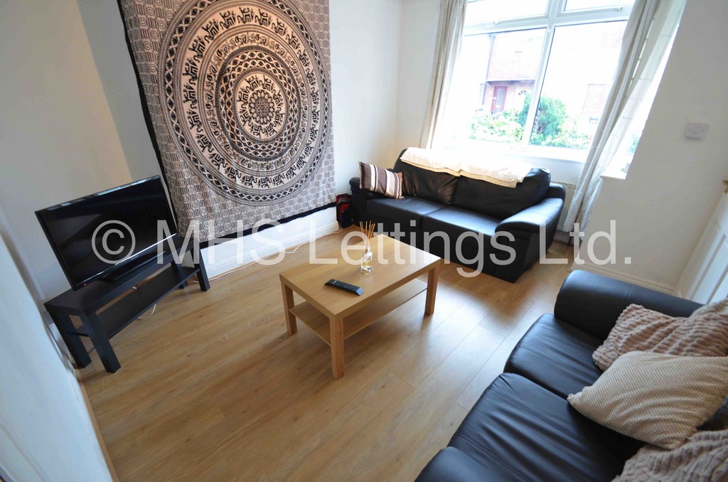 Photo of 2 Bedroom Mid Terraced House in 5 Park View Avenue, Leeds, LS4 2LH
