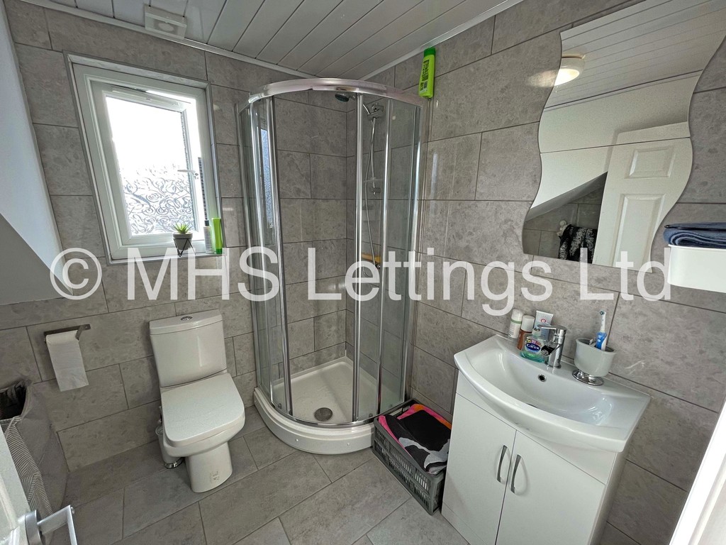 Photo of 2 Bedroom End Terraced House in 46 Harold Street, Leeds, LS6 1PL