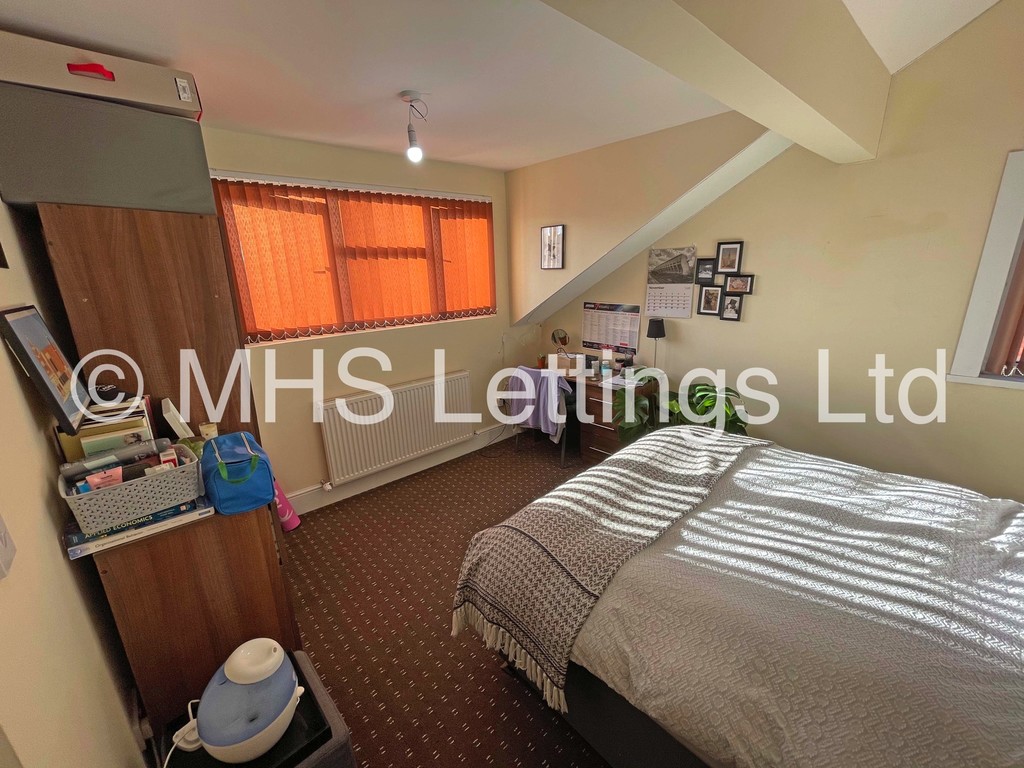 Photo of 2 Bedroom End Terraced House in 46 Harold Street, Leeds, LS6 1PL