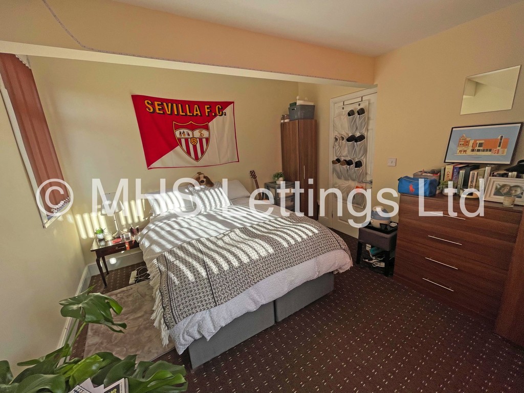 Photo of 2 Bedroom End Terraced House in 46 Harold Street, Leeds, LS6 1PL