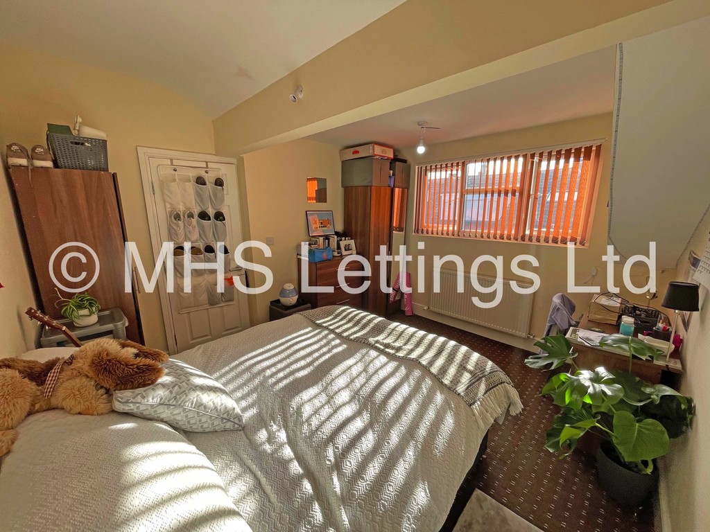 Photo of 2 Bedroom End Terraced House in 46 Harold Street, Leeds, LS6 1PL