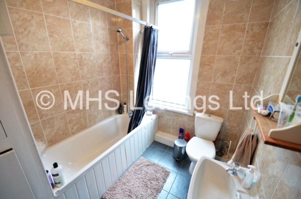 Photo of 2 Bedroom End Terraced House in 46 Harold Street, Leeds, LS6 1PL