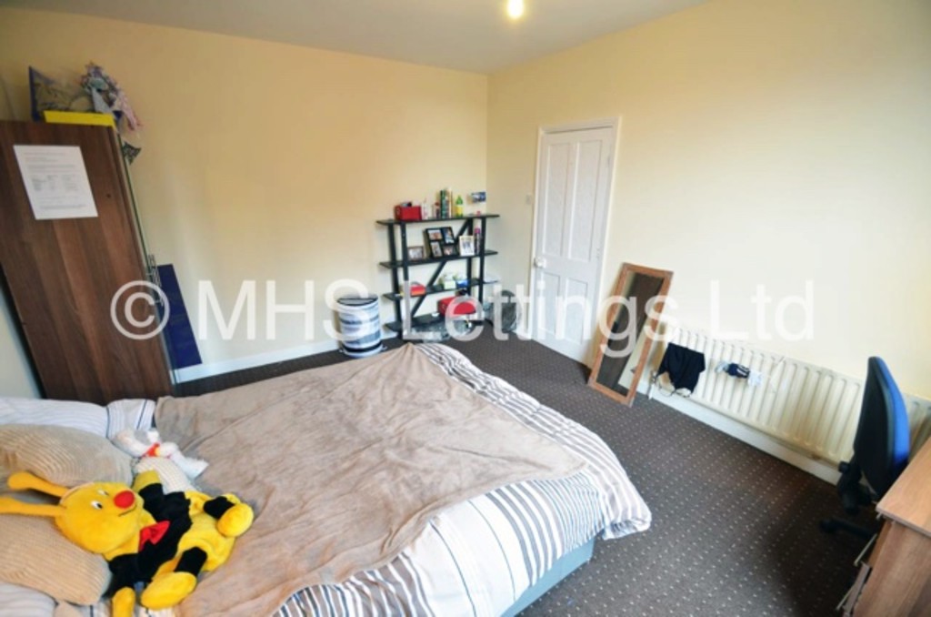 Photo of 2 Bedroom End Terraced House in 46 Harold Street, Leeds, LS6 1PL