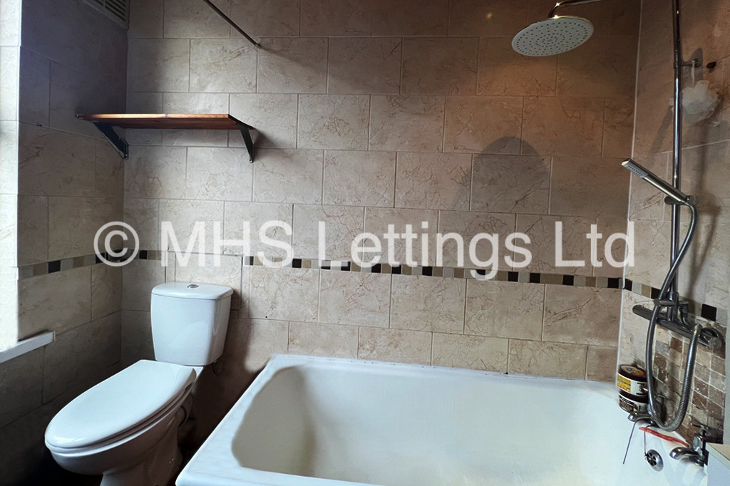 Photo of 2 Bedroom Mid Terraced House in 20 Thornville Terrace, Leeds, LS6 1JT