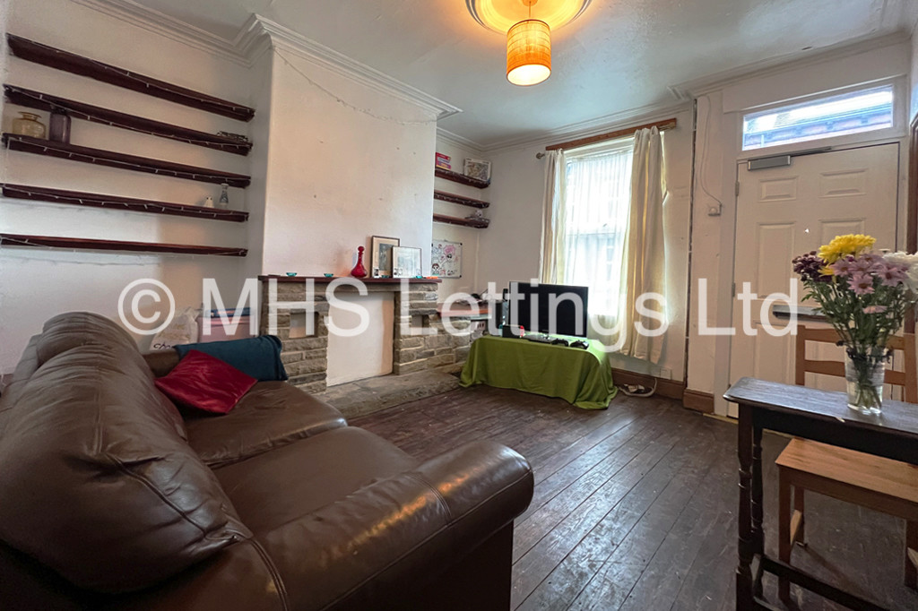 Photo of 2 Bedroom Mid Terraced House in 20 Thornville Terrace, Leeds, LS6 1JT