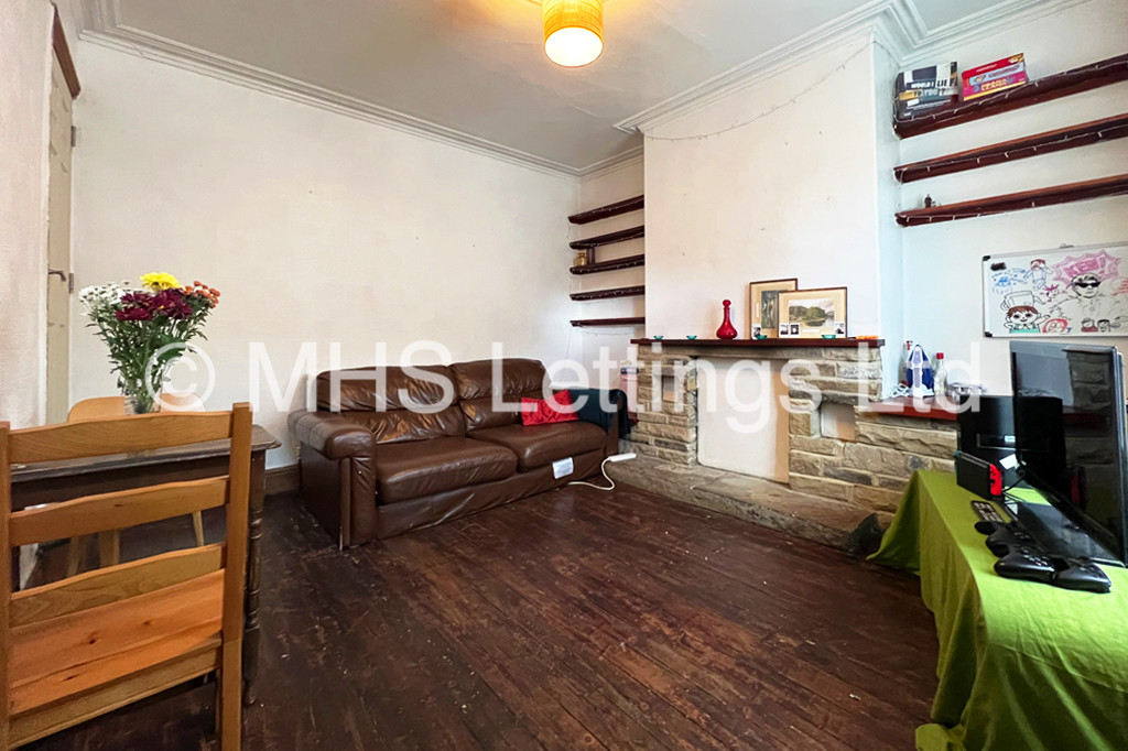 Photo of 2 Bedroom Mid Terraced House in 20 Thornville Terrace, Leeds, LS6 1JT
