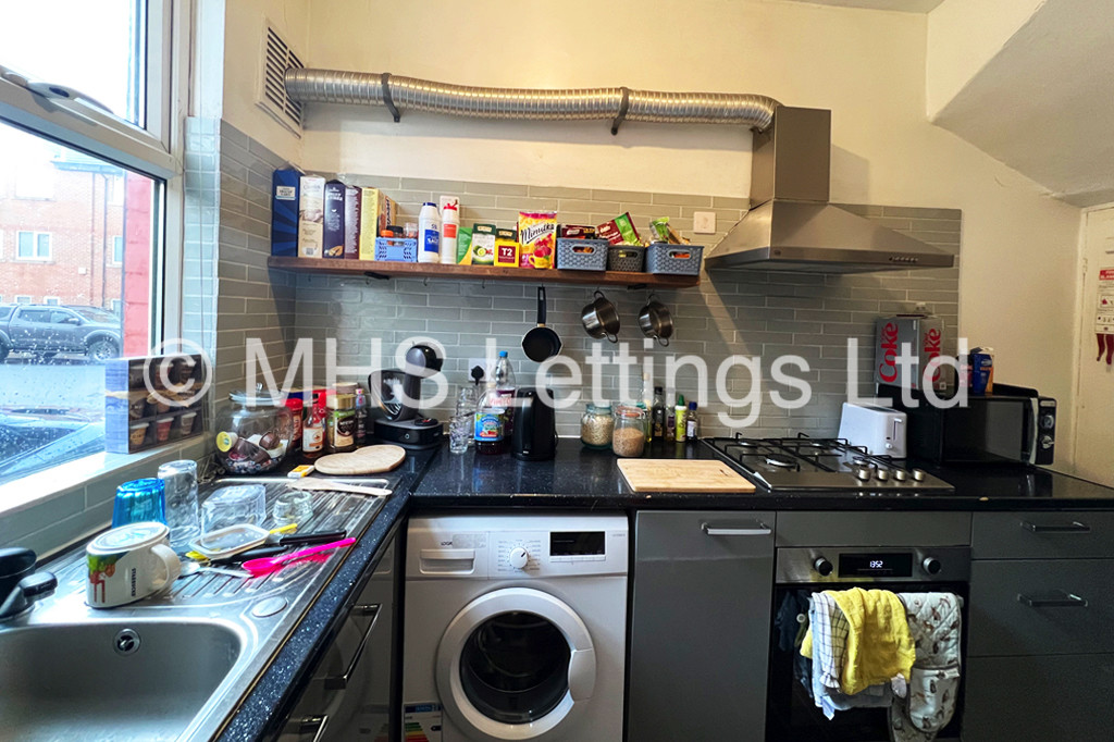 Photo of 2 Bedroom Mid Terraced House in 20 Thornville Terrace, Leeds, LS6 1JT