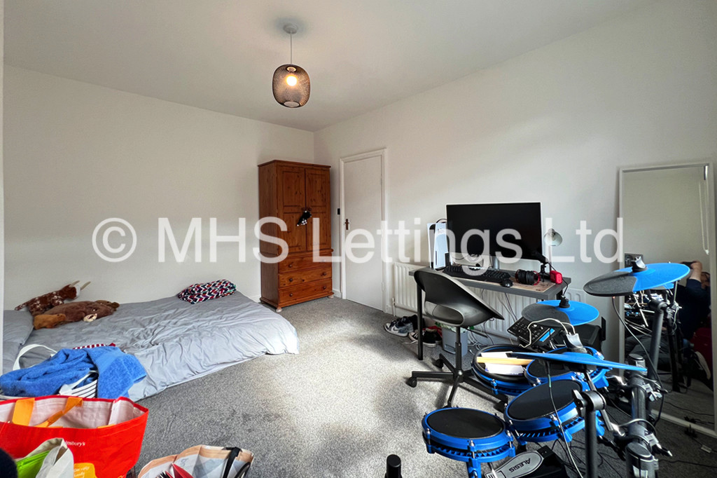 Photo of 2 Bedroom Mid Terraced House in 42 Harold Street, Leeds, LS6 1PL