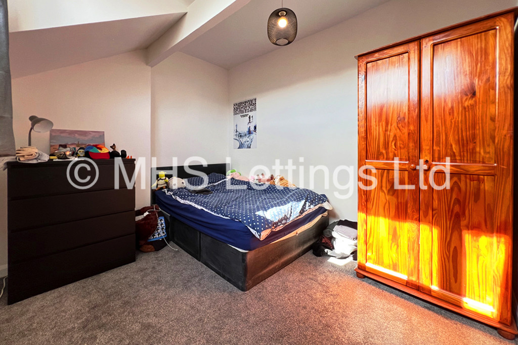 Photo of 2 Bedroom Mid Terraced House in 42 Harold Street, Leeds, LS6 1PL