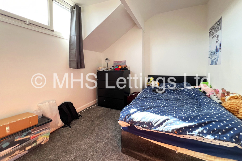 Photo of 2 Bedroom Mid Terraced House in 42 Harold Street, Leeds, LS6 1PL
