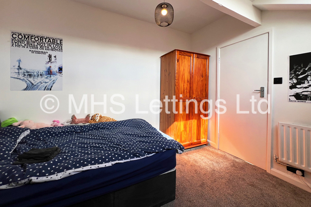 Photo of 2 Bedroom Mid Terraced House in 42 Harold Street, Leeds, LS6 1PL