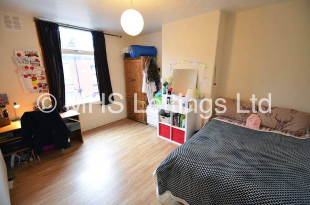 Photo of 2 Bedroom Mid Terraced House in 42 Harold Street, Leeds, LS6 1PL
