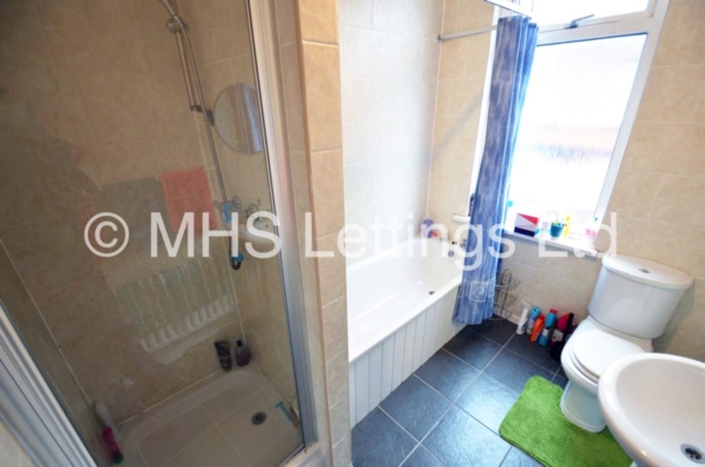 Photo of 2 Bedroom Mid Terraced House in 42 Harold Street, Leeds, LS6 1PL