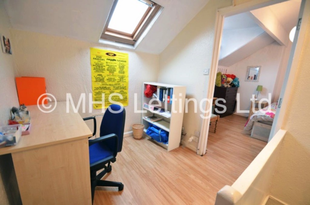 Photo of 2 Bedroom Mid Terraced House in 42 Harold Street, Leeds, LS6 1PL