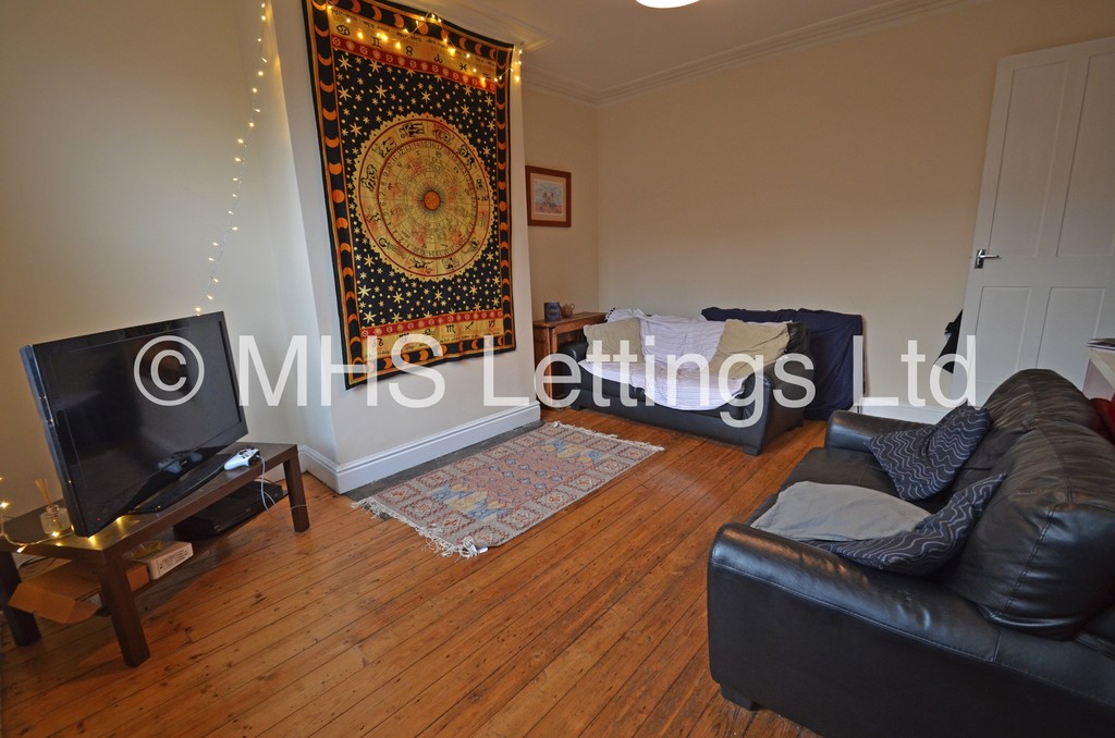 Photo of 3 Bedroom Mid Terraced House in 31 Haddon Avenue, Leeds, LS4 2JF