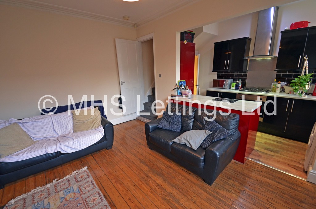 Photo of 3 Bedroom Mid Terraced House in 31 Haddon Avenue, Leeds, LS4 2JF