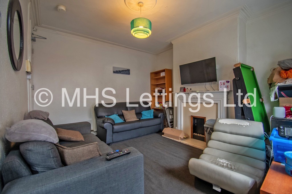 Photo of 3 Bedroom Mid Terraced House in 7 Hessle Street, Leeds, LS6 1EL