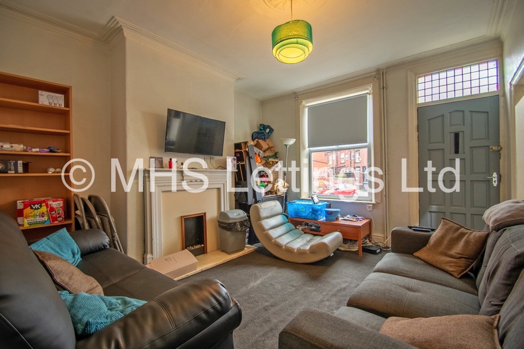 Photo of 3 Bedroom Mid Terraced House in 7 Hessle Street, Leeds, LS6 1EL