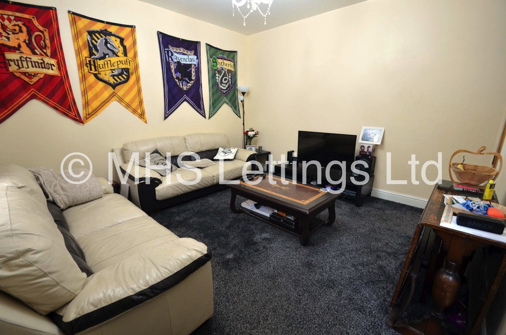 Photo of 2 Bedroom Mid Terraced House in 4 Autumn Place, Leeds, LS6 1RJ