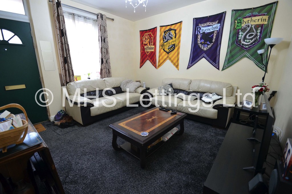 Photo of 2 Bedroom Mid Terraced House in 4 Autumn Place, Leeds, LS6 1RJ