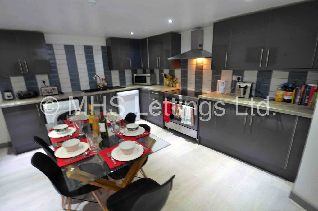 Photo of 7 Bedroom Semi-Detached House in 145 Brudenell Road, Leeds, LS6 1LS