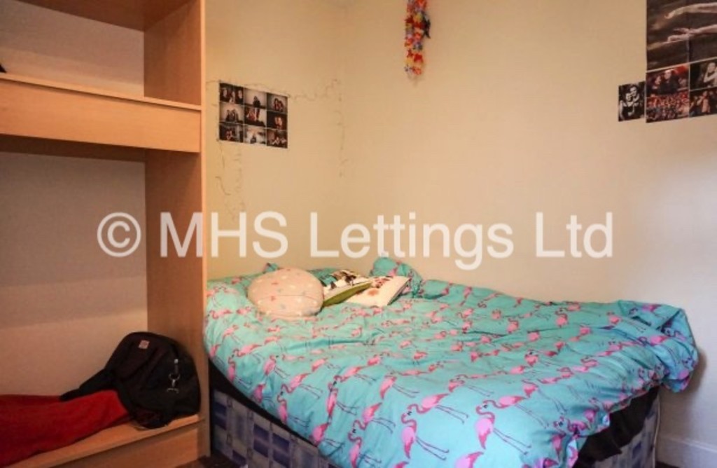 Photo of 5 Bedroom Ground Floor Flat in Flat 15, Welton Road, Leeds, LS6 1EE